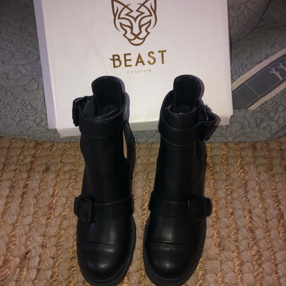 Black Buckle Boots booties nwb - Picture 7 of 9